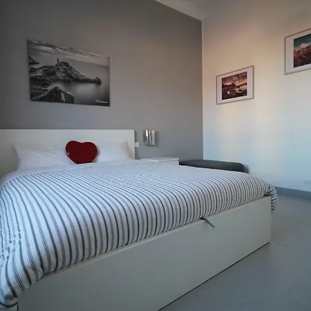 Interno24 *